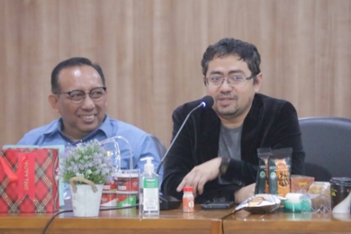 Sosialisasi Teknis Pengiriman dan Display Produk ke Toko Jawa Timur Malaysia