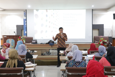 Disperindag Prov Jatim melakukan pelatihan produk industri di Jawa Timur dalam rangka peningkatan daya saing produk industri serta penumbuhan wirausaha baru